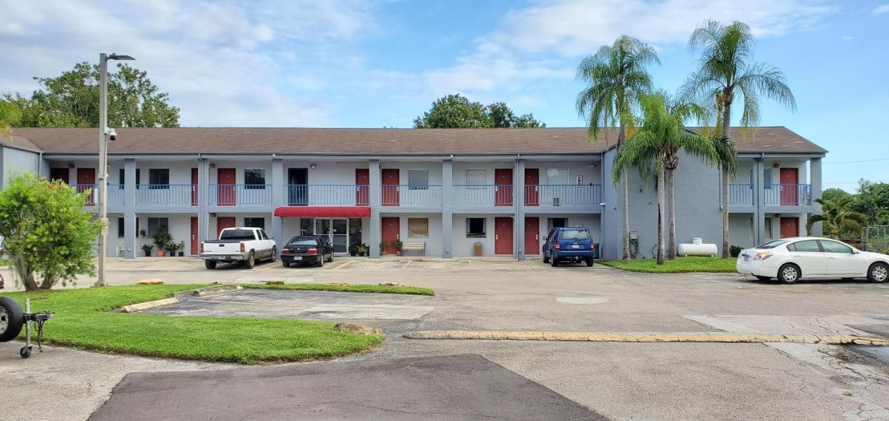 Lakeview Inn & Suites Okeechobee Exterior photo